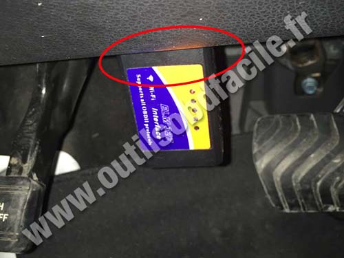 Nissan Rogue - Connecteur OBD