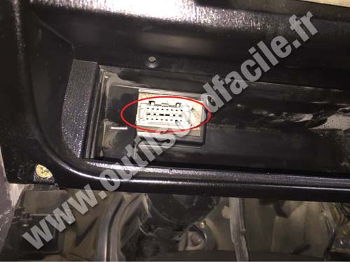 NIssan Sunny - Connecteur OBD