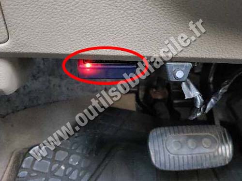 Nissan Versa - Prise OBD