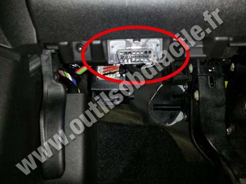 Opel Adam Connecteur OBD2