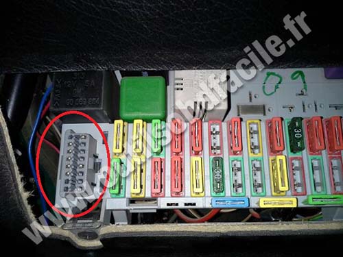 Opel Astra connecteur OBD2