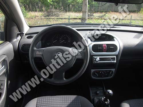 Opel Corsa C tableau de bord