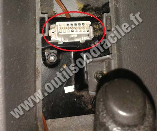 Opel Zafira prise OBD2