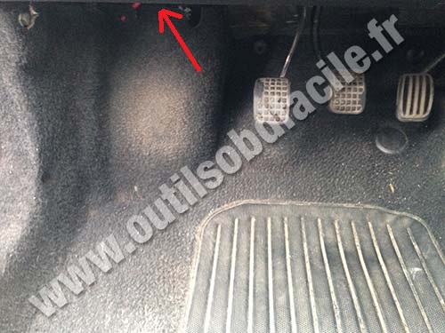 Peugeot 106 prise OBD