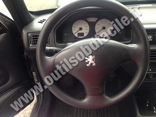 Peugeot 106 tableau de bord