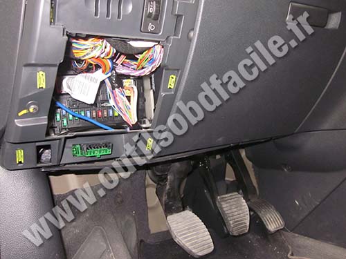 Peugeot 3008 connecteur OBD