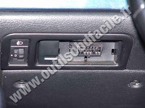 Peugeot 406 connecteur OBD