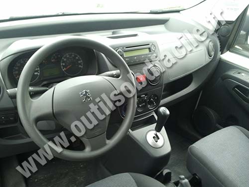 Peugeot Bipper tableau de bord