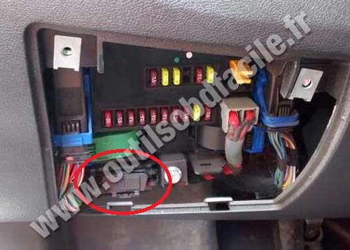 Prise OBD2 pour les Peugeot Boxer (2006 - ) citroen c1 interior fuse box location 