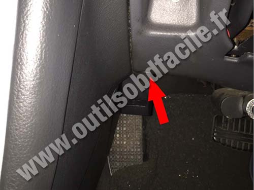 Proton Perdana - Repose pied