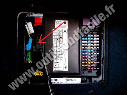 Prise OBD2 dans les Renault Espace III (1997 - 2003 ... renault megane under bonnet fuse box diagram 