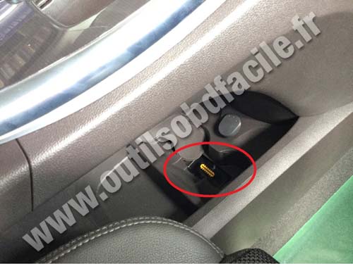 Renault Espace V connecteur OBD II