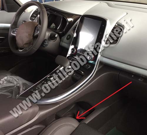 Renault Espace V tableau de bord côté passager