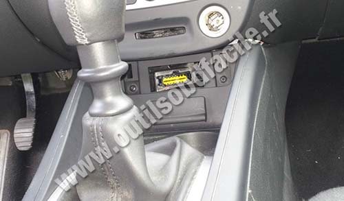 Renault Scenic 3 connecteur OBD