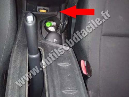 Prise OBD2 dans les Renault Scenic 3 Phase 2 (Sans accoudoir ...