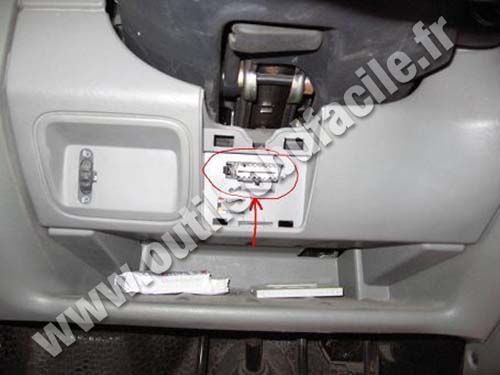 Renault Trafic connecteur OBD
