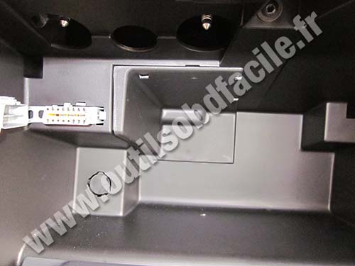 Renault Twingo 2 connecteur OBD