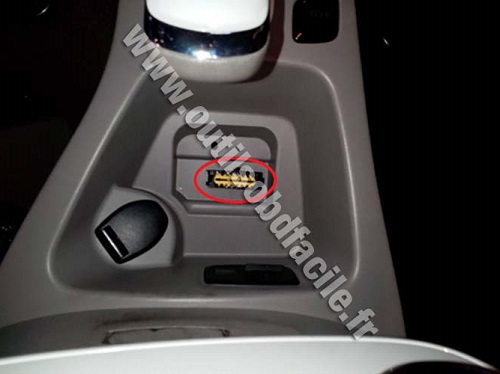 Renault Zoe connecteur OBD2