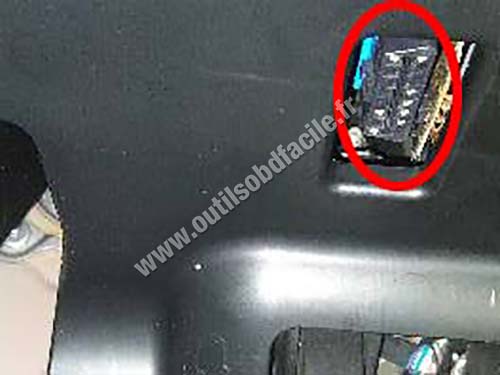 Tesla Model S - Prise OBD II