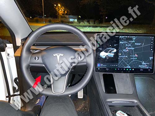 Tesla Model Y - Tableau de bord