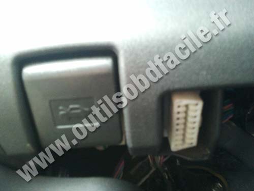 Toyota Auris connecteur OBD