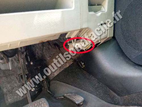 Toyota Belta - Prise OBD