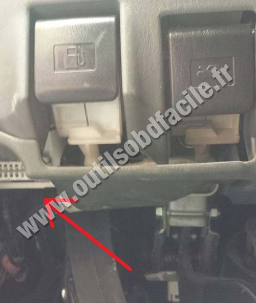 Toyota Land Cruiser manette ouverture carburant