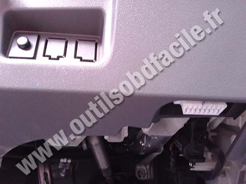 Toyota Prius 2 connecteur OBD