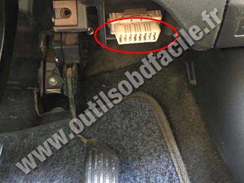 Toyota Vitz - Prise OBD II