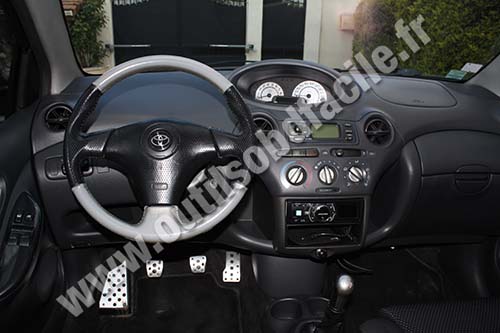 Toyota Yaris tableau de bord