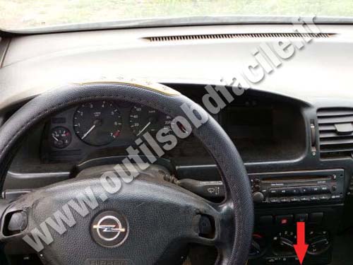 Prise OBD2 dans les Vauxhall Zafira A Phase 1 (1999 - 2003 ...