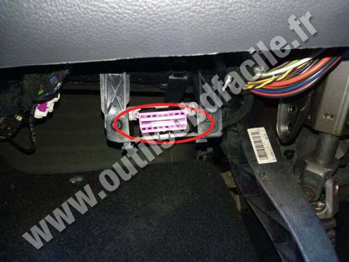 Volkswagen Caravelle - Connecteur OBD