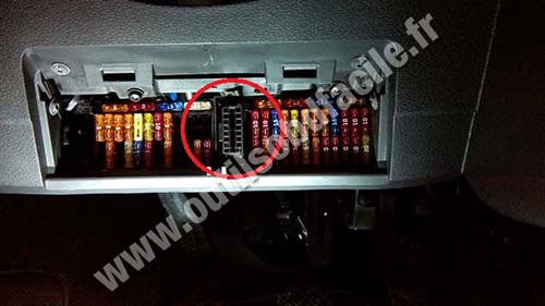 Prise OBD2 pour les Volkswagen Fox (2005 - 2011) infiniti g35 fuse box 