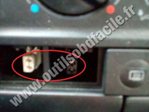 Volkswagen Golf 3 Connecteur OBD non standard