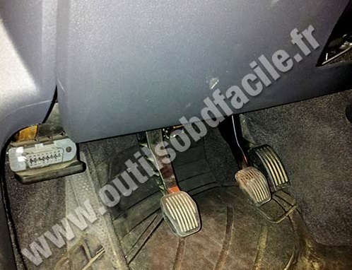 Volvo C30 connecteur OBD