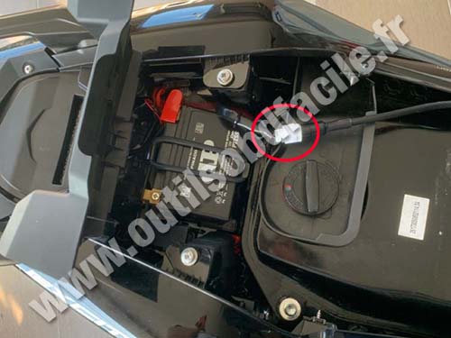 Yamaha Y15/Y16 ZR - Connecteur non-standard