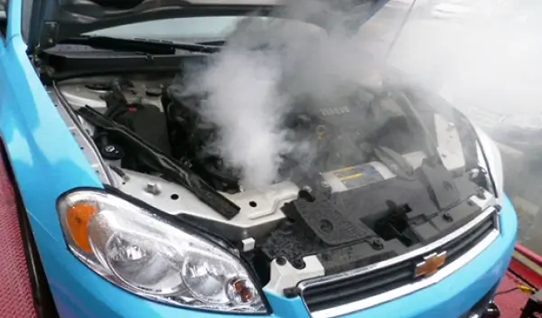 voiture qui fume